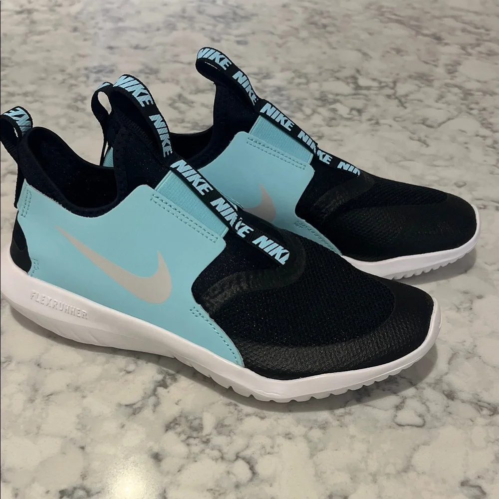 **NEW** Nike Kids Flex Runner Black and Light Blue Sneakers - Picture 1 of 6